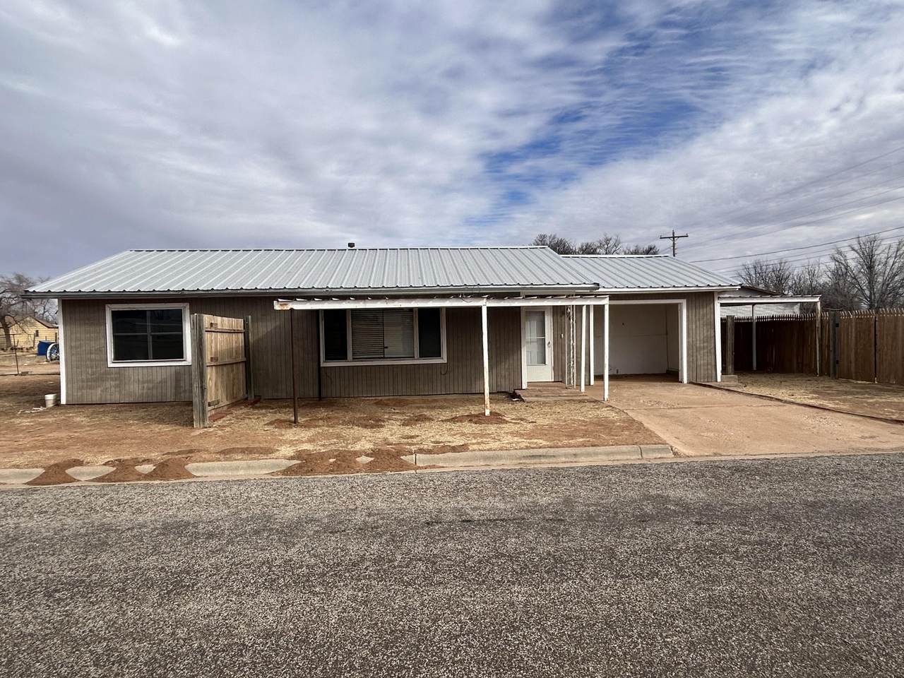 1503 School Avenue - Photo 1
