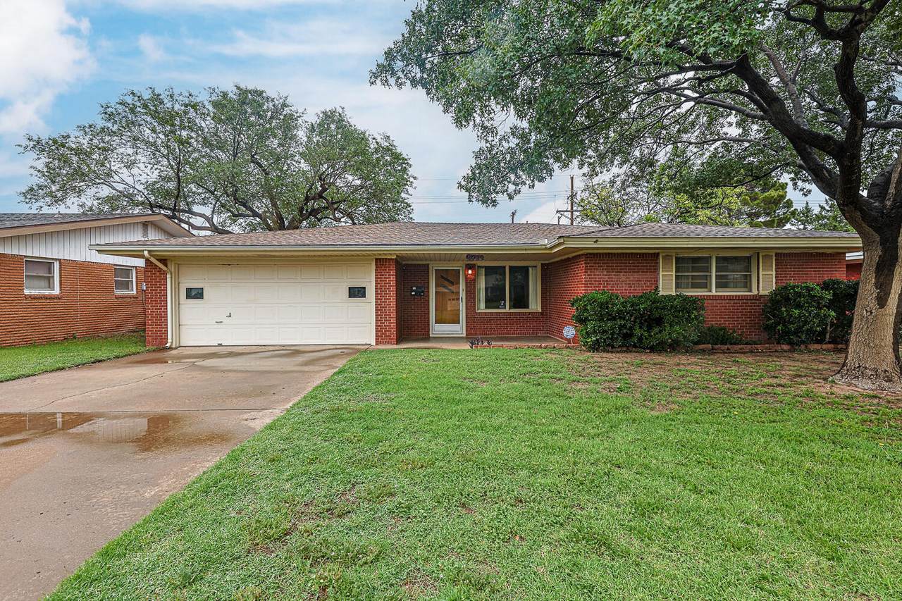 5220 7th Street - Photo 1