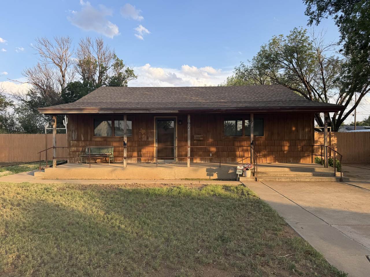 107 17th Street - Photo 1
