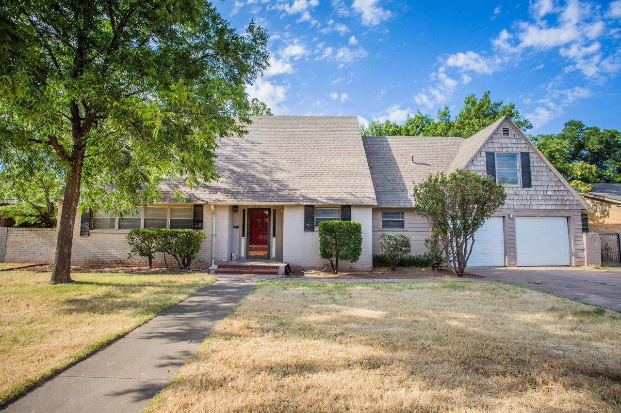 3113 32nd Street - Photo 1