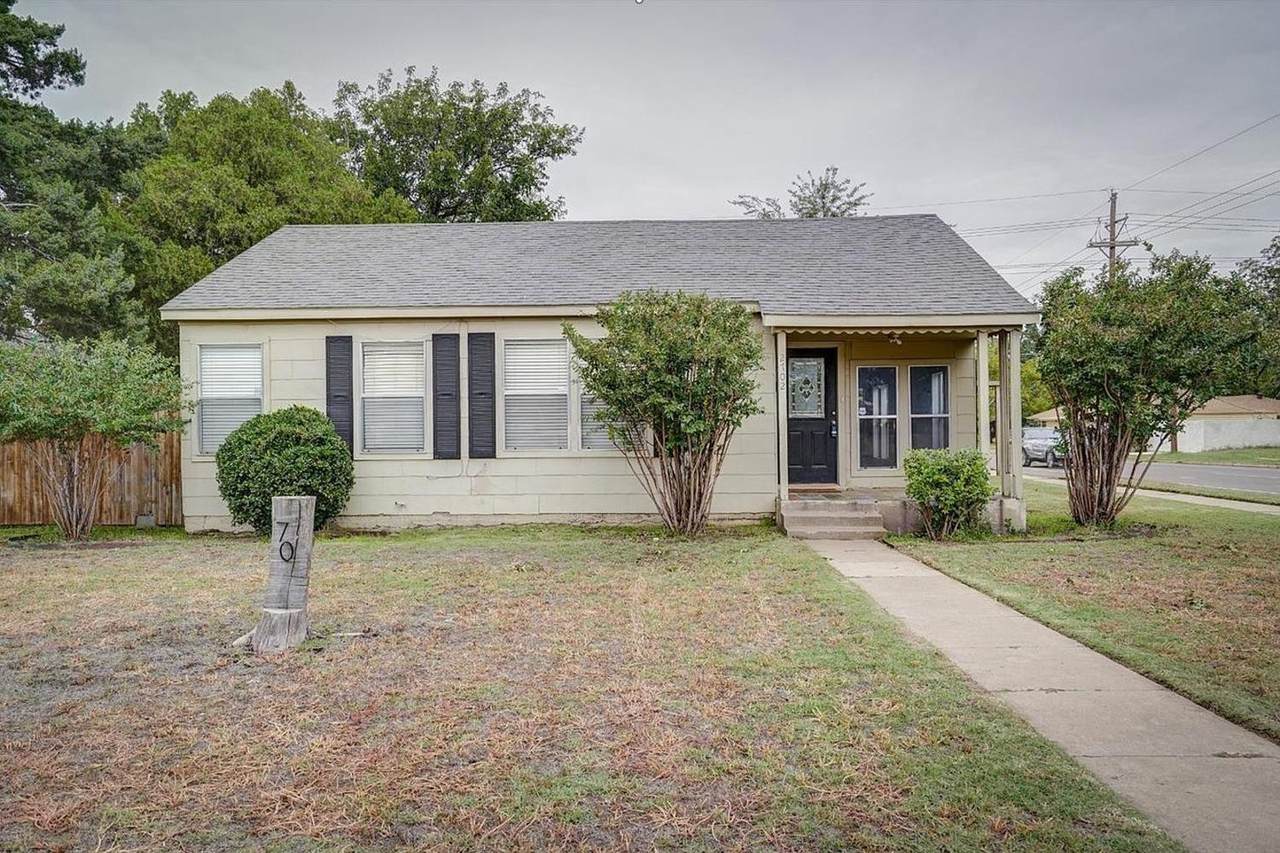 2702 31st Street - Photo 1