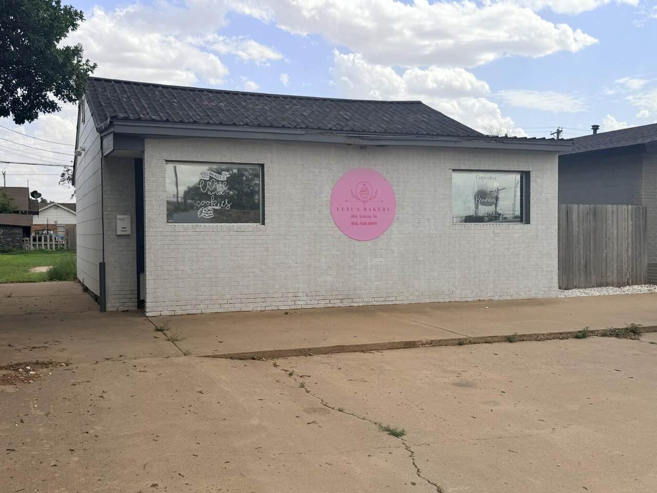 404 Austin Street - Photo 1