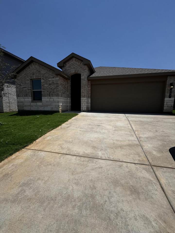 607 15th Street - Photo 1