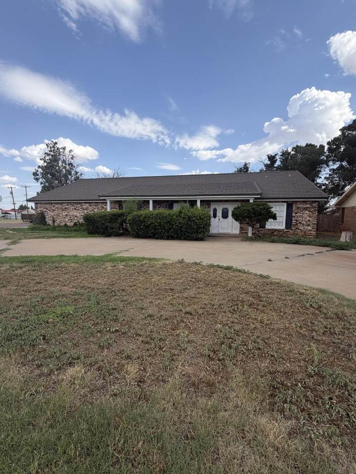 803 15th Street - Photo 1