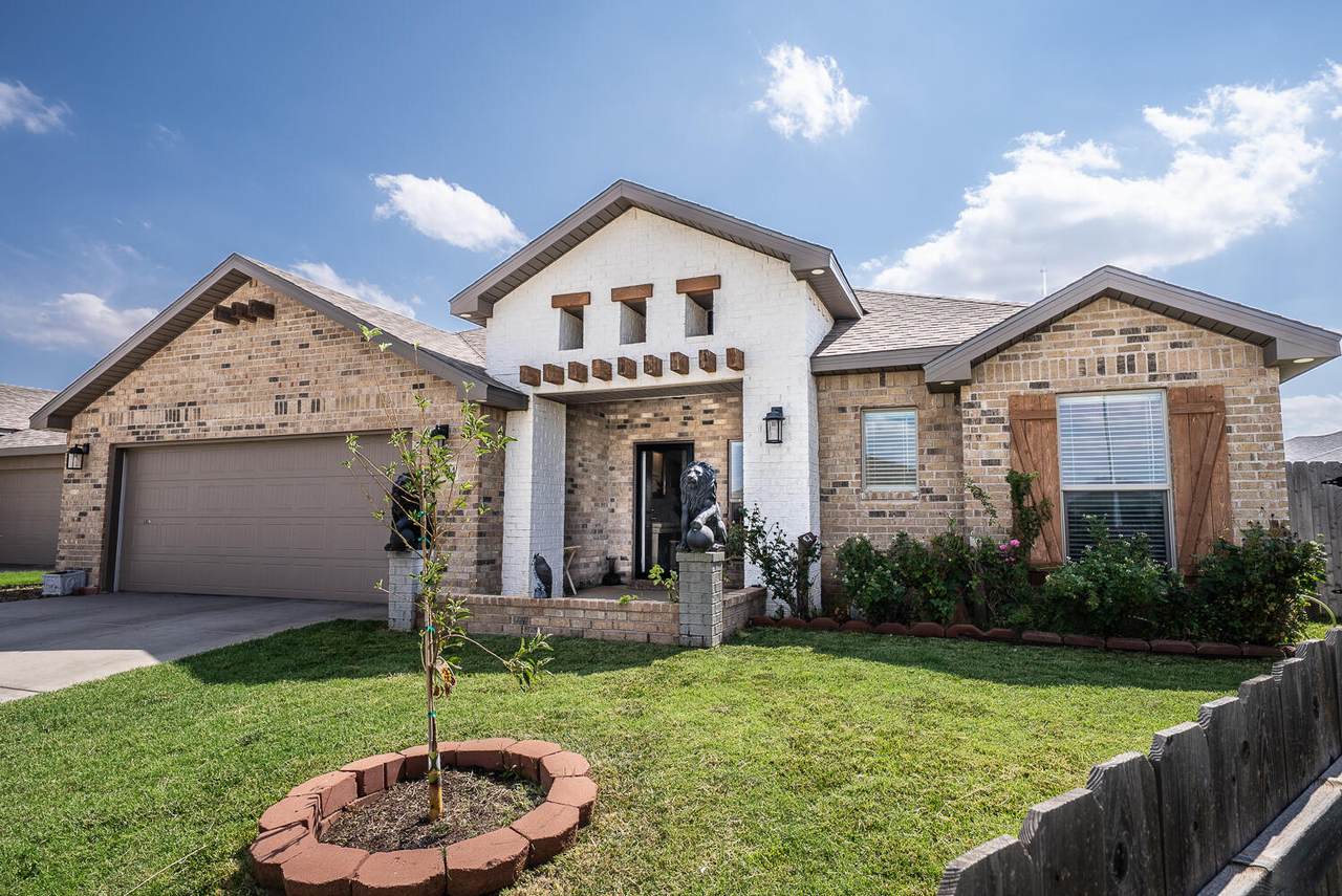 2704 Viola Avenue - Photo 1