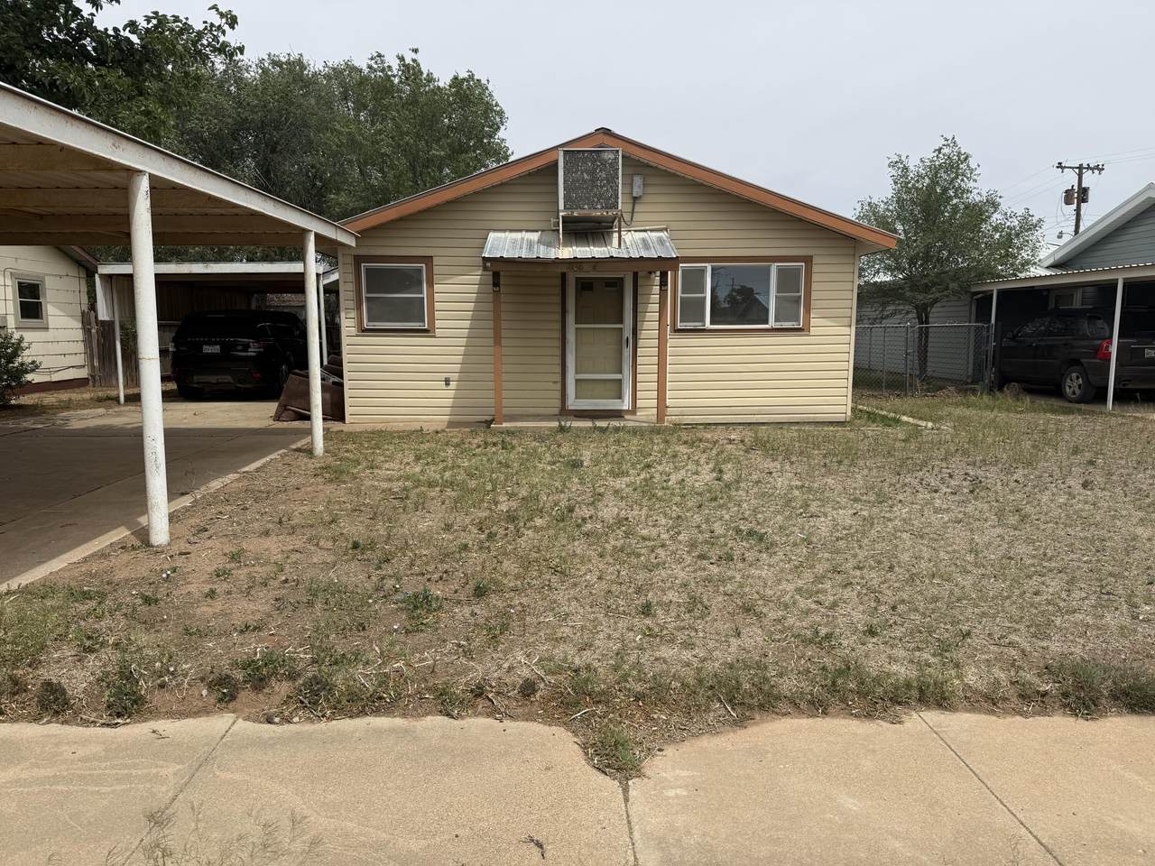 1808 Avenue E - Photo 1