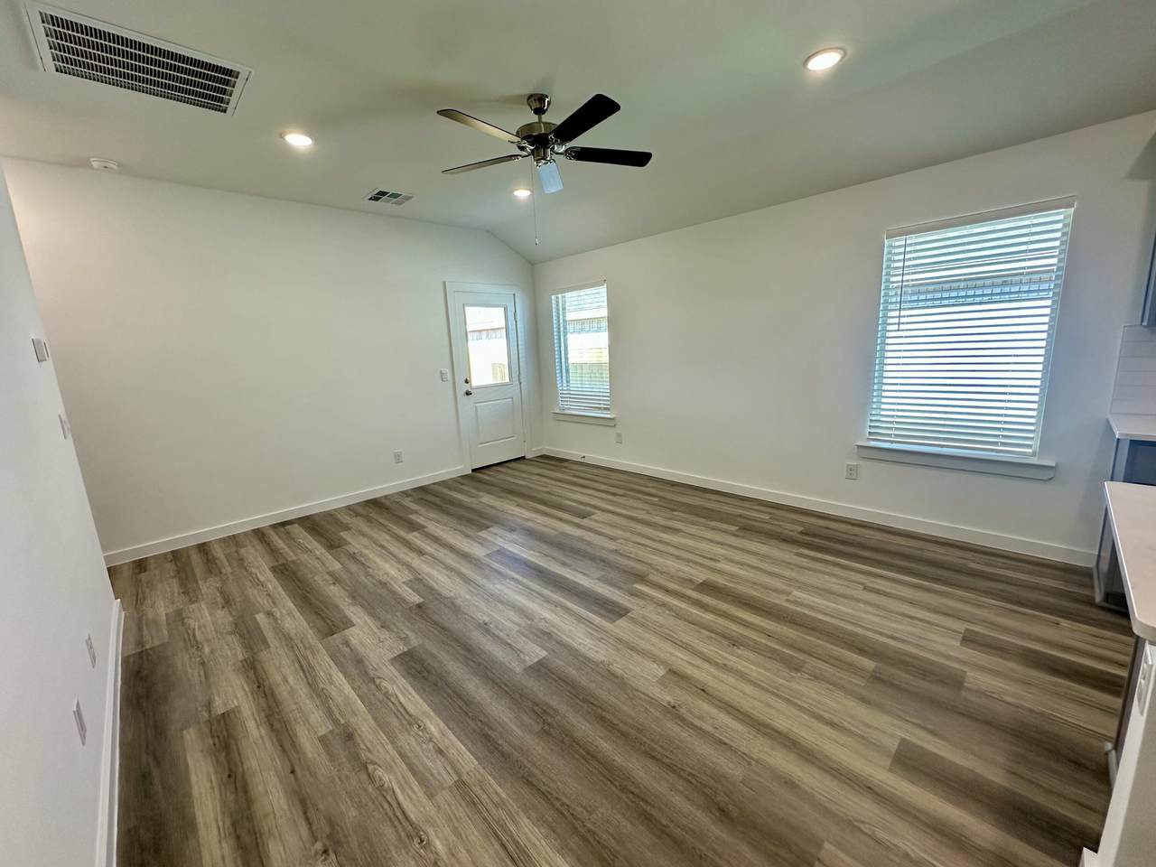 https://bt-photos.global.ssl.fastly.net/lubbock/1280_boomver_1_20260630181044692718000000-2.jpg