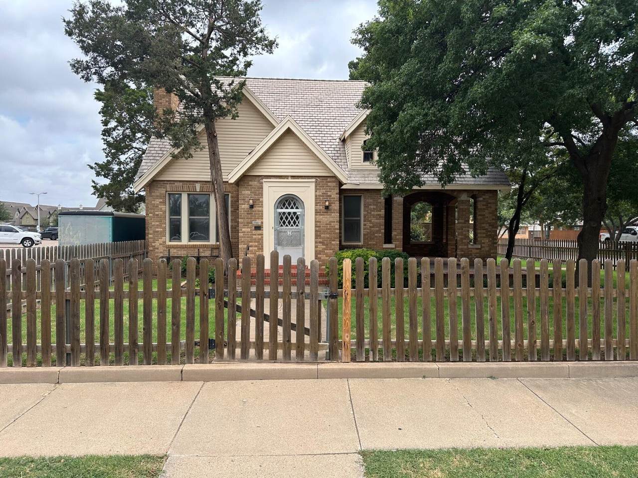 1902 Broadway Street - Photo 1