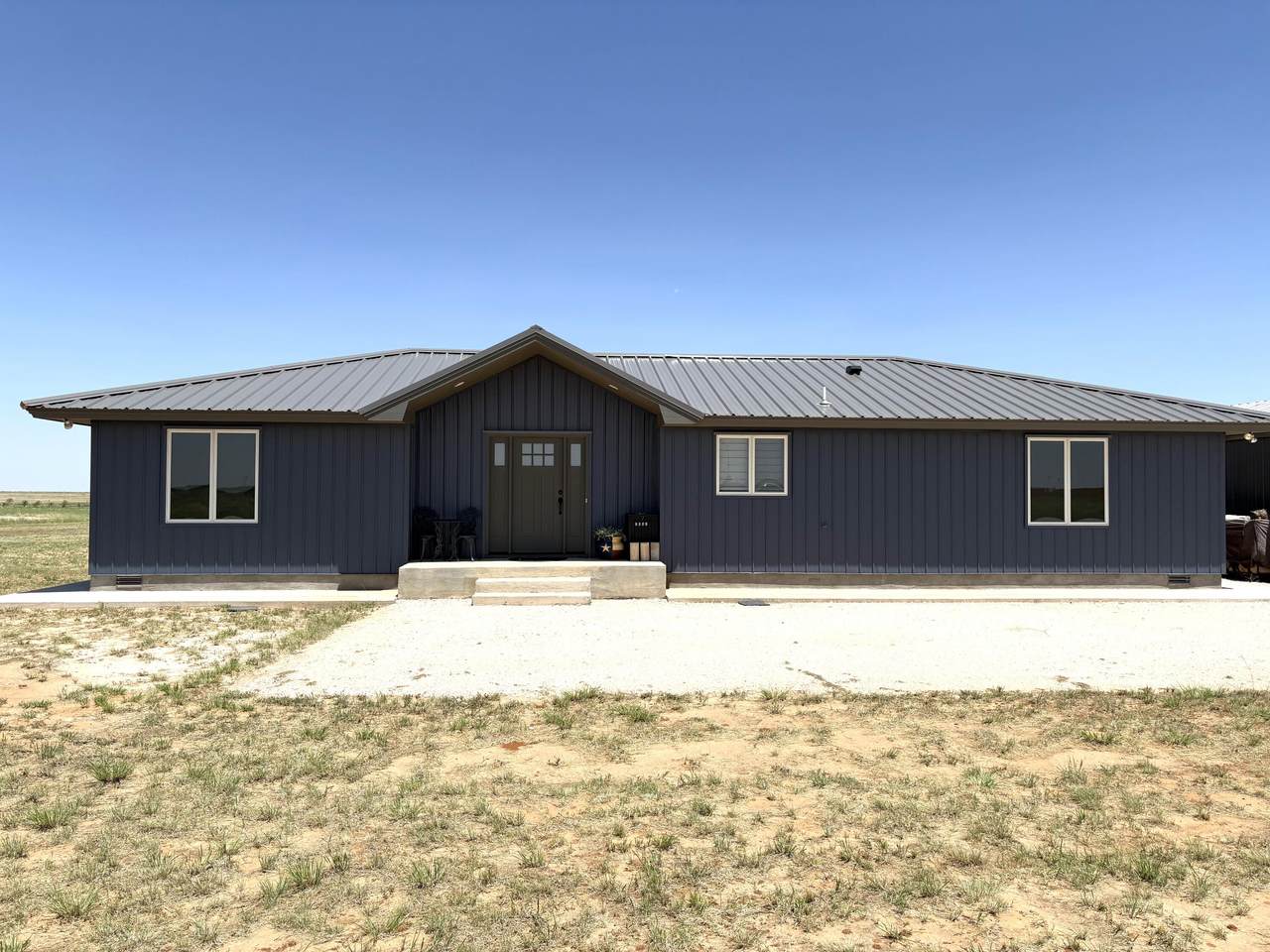 2582 Private Road 193 - Photo 1