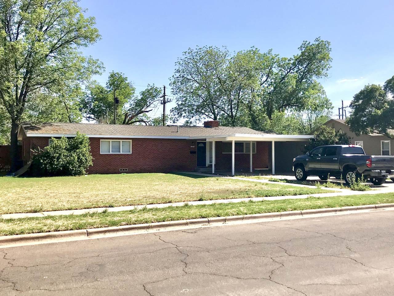 3011 32nd Street - Photo 1