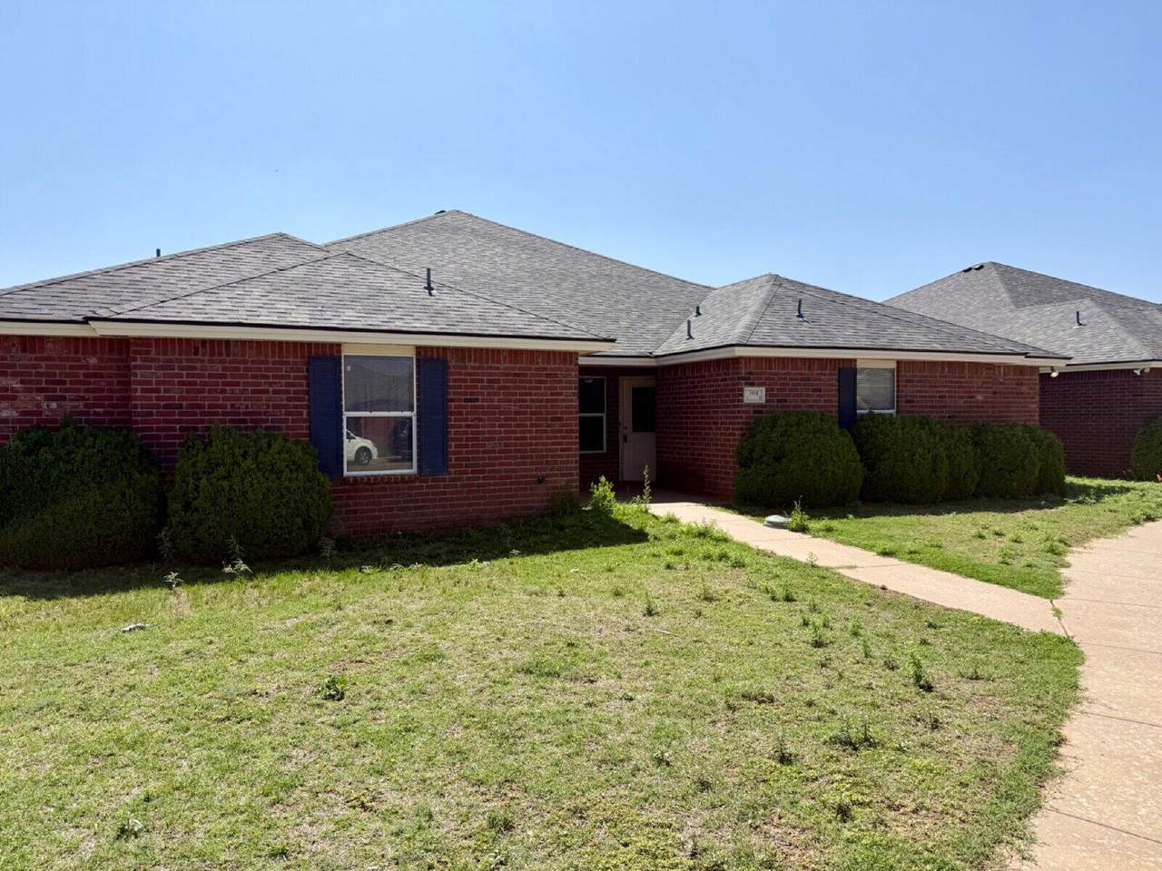 304 Brentwood Avenue - Photo 1