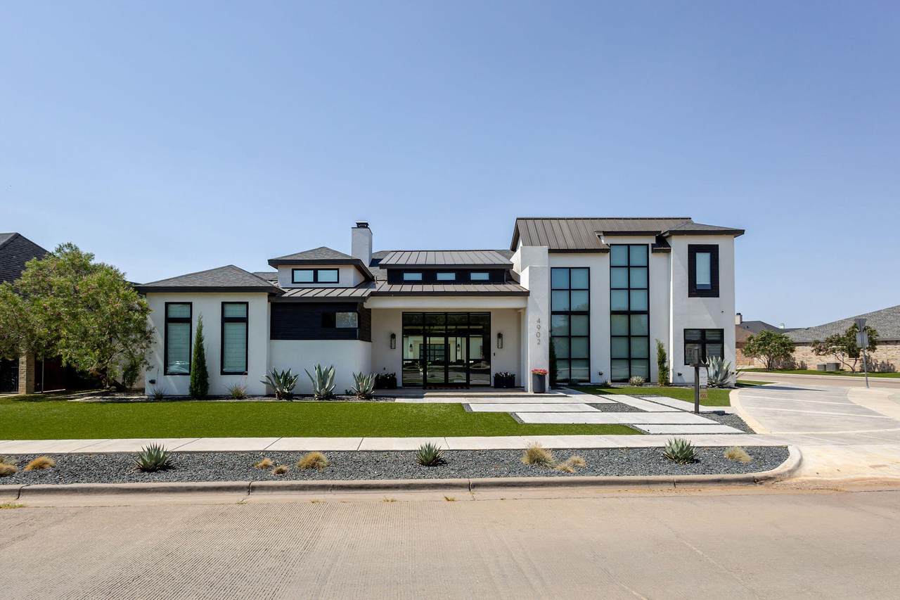 4902 118th Street - Photo 1