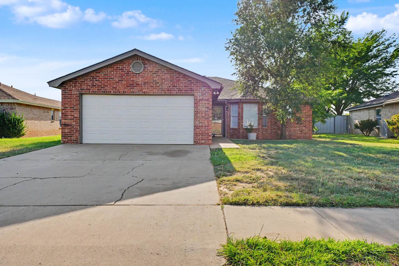 1010 Hyden Avenue - Photo 1