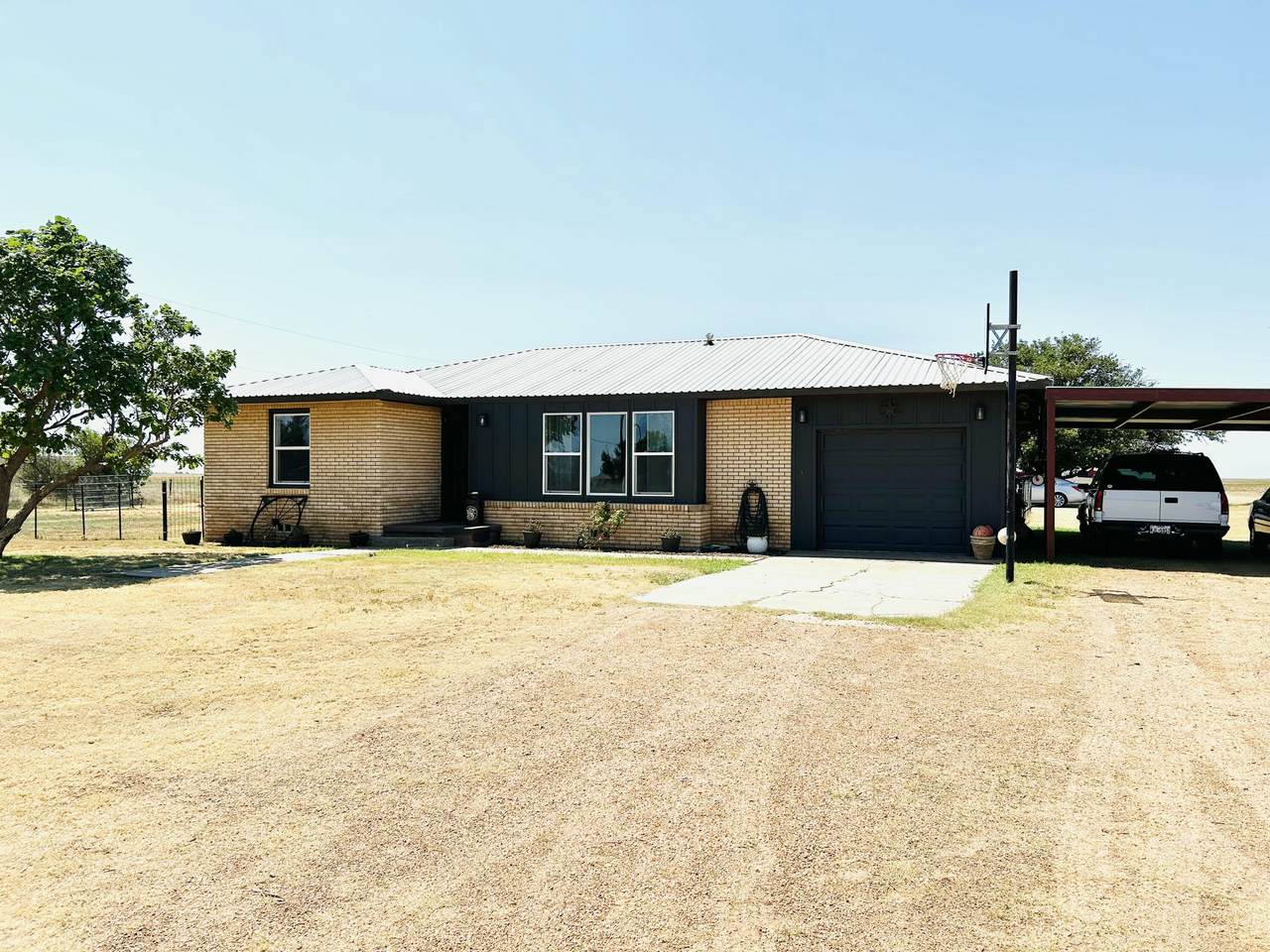 209 Nichols Avenue - Photo 1