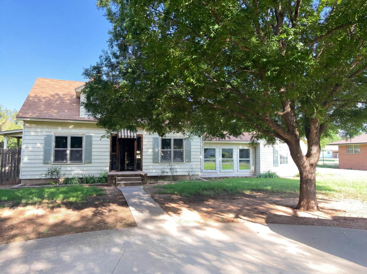 506 Foley Street - Photo 1