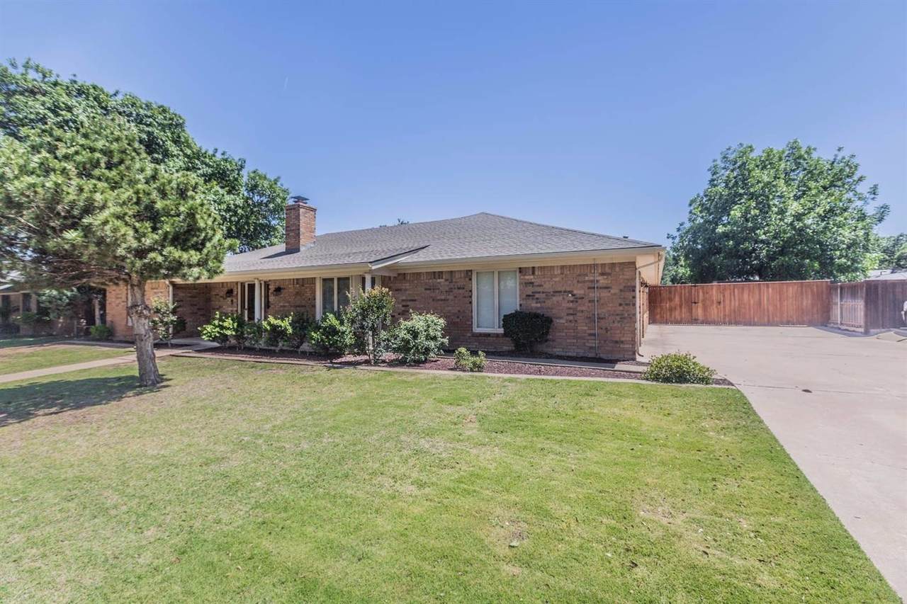 4403 88th Street - Photo 1