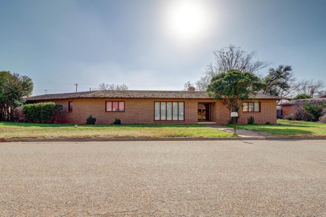 1701 7th Street - Photo 1