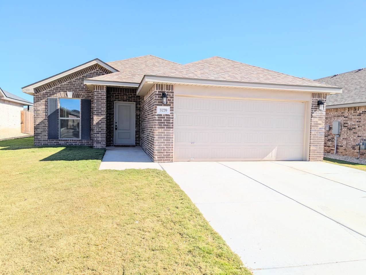 3220 Cottonwood Avenue - Photo 1