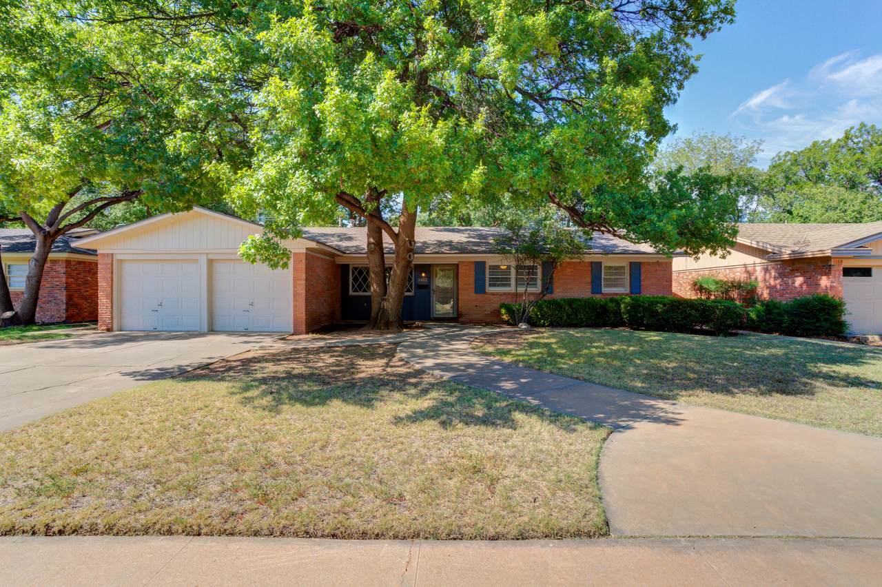3412 62nd Street - Photo 1