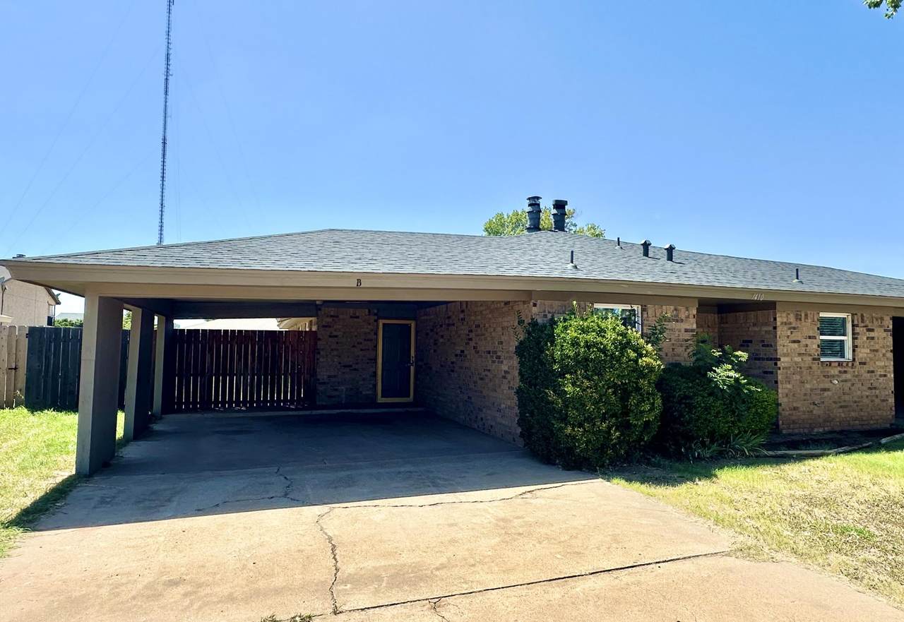7410 Avenue W - Photo 1