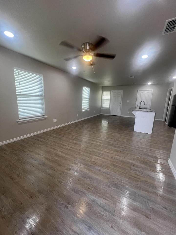 https://bt-photos.global.ssl.fastly.net/lubbock/1280_boomver_1_20260728231944867133000000-2.jpg