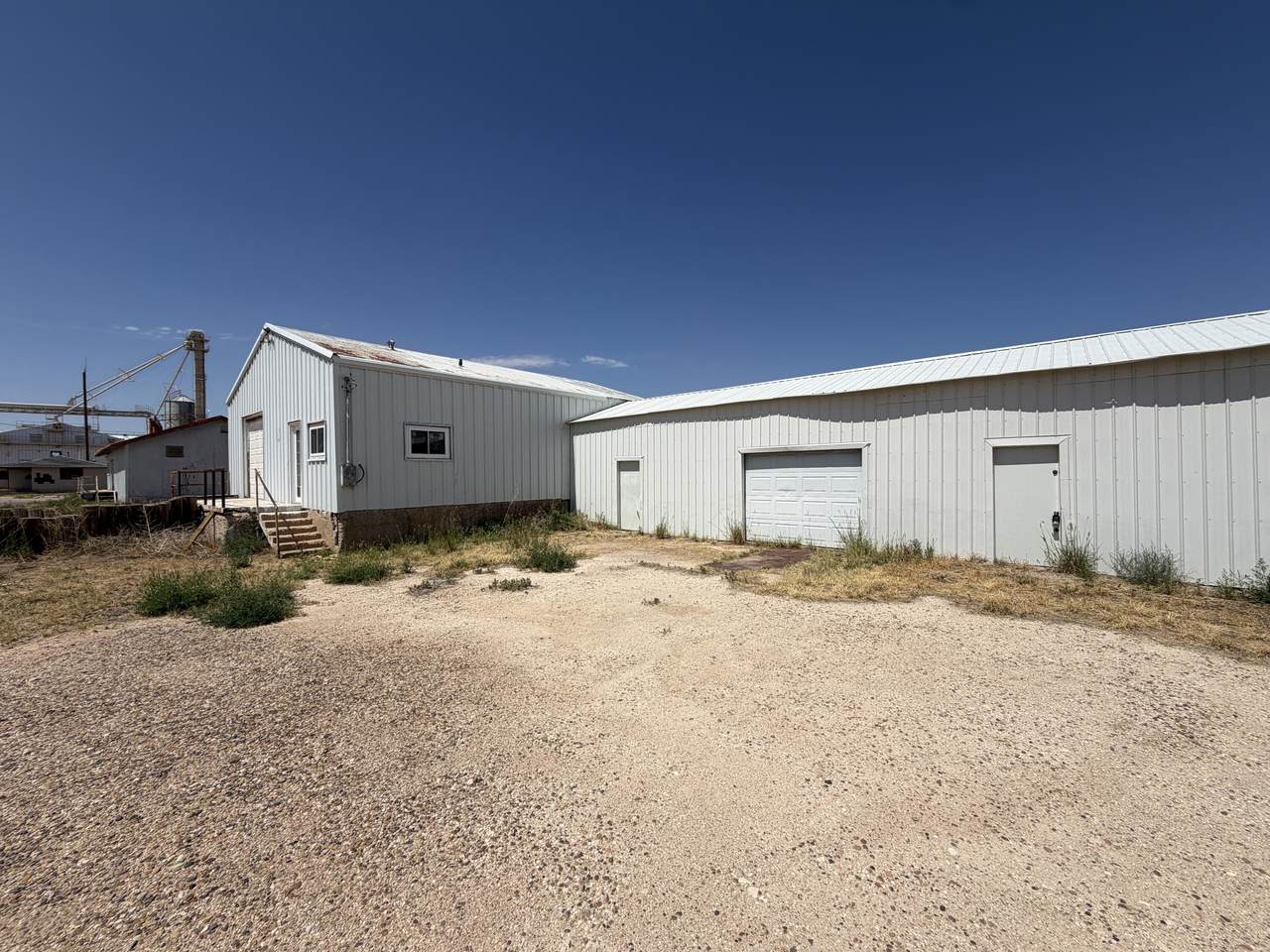 1106 Railroad Avenue - Photo 1