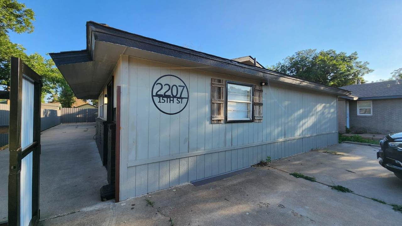 2207 15th Street - Photo 1