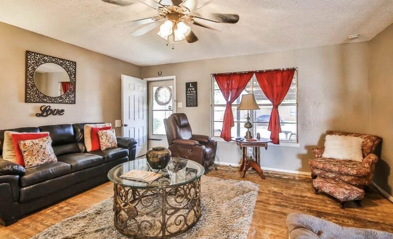 712 11th Street - Photo 1
