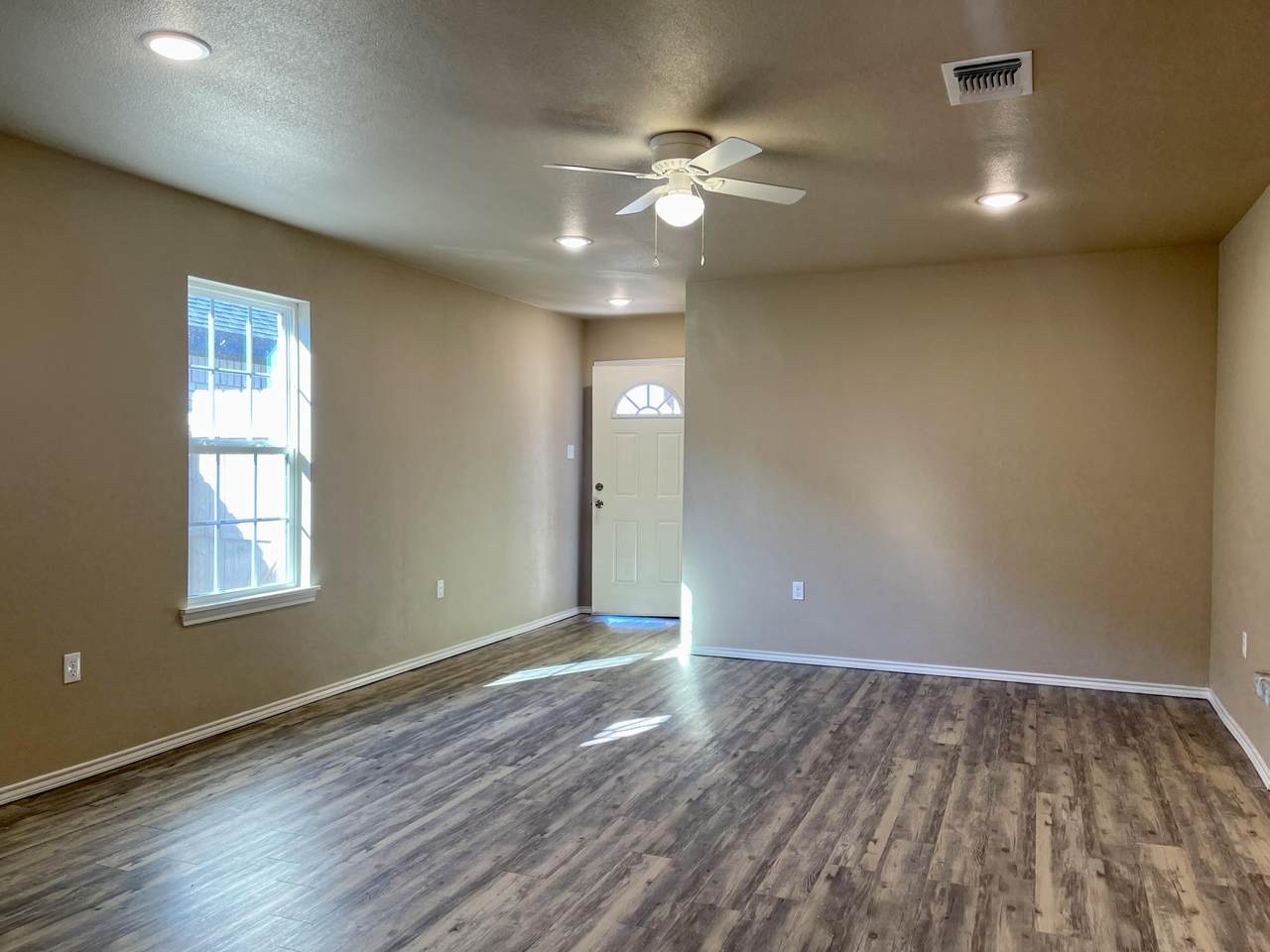 https://bt-photos.global.ssl.fastly.net/lubbock/1280_boomver_1_20260916210321988789000000-2.jpg