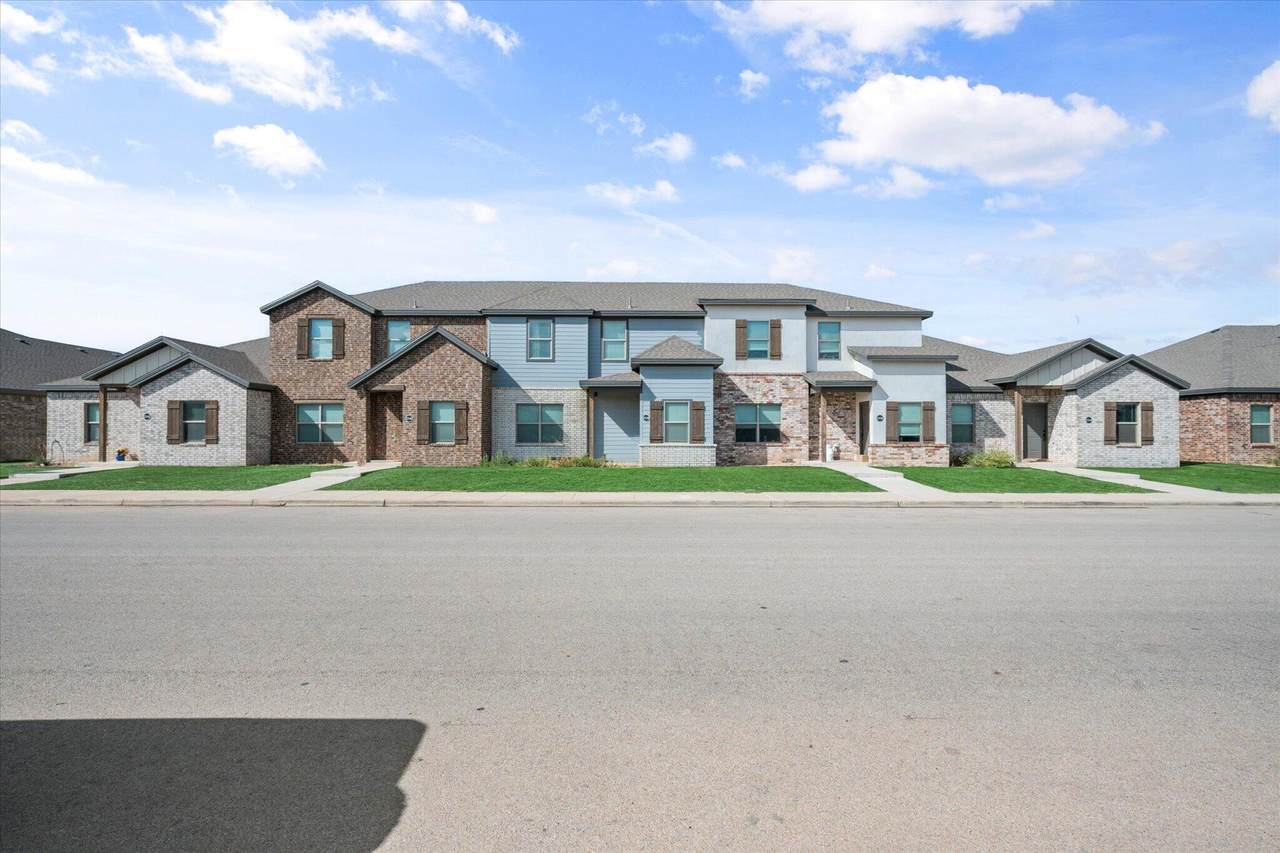 2534 137th Street - Photo 1
