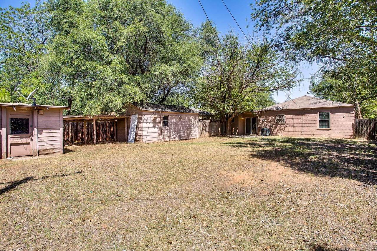 2419 32nd Street - Photo 1