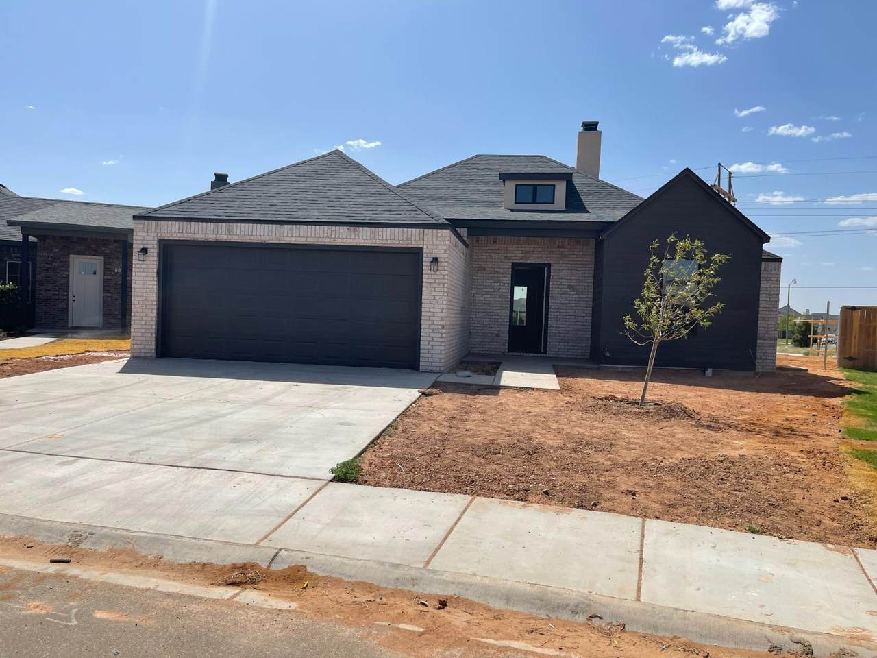 819 6th Circle - Photo 1