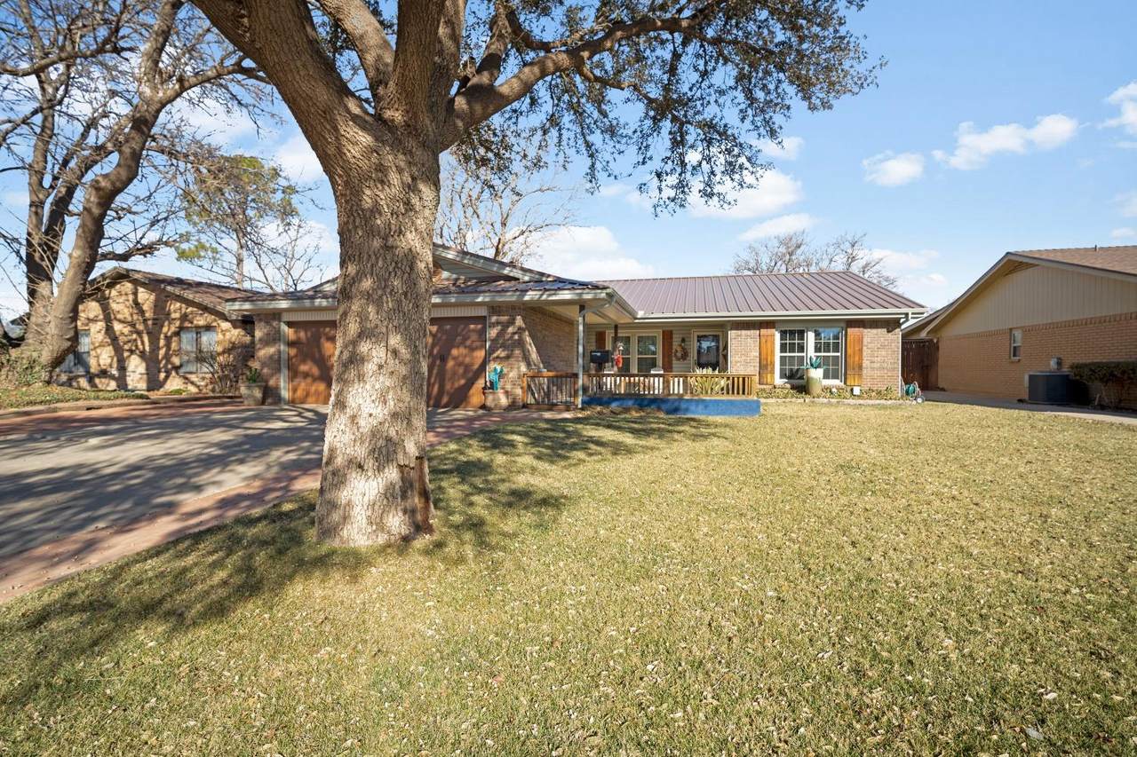 4414 62nd Street - Photo 1