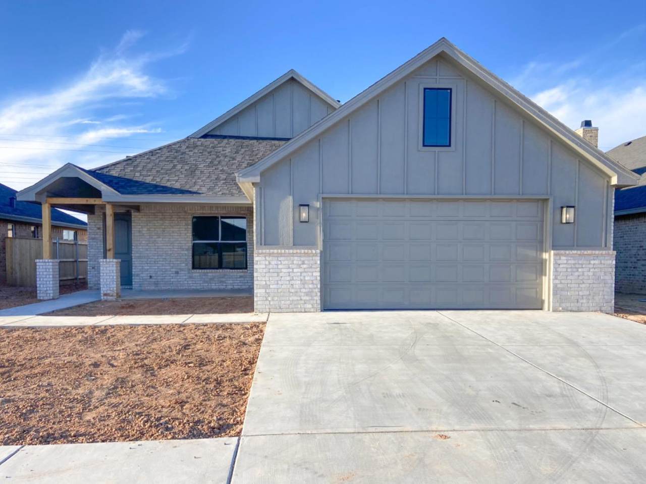 811 6th Circle - Photo 1