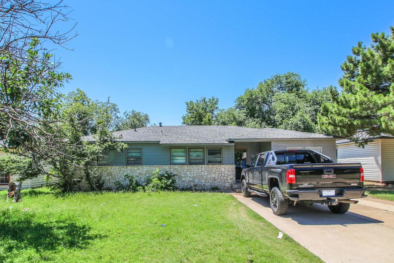3115 47th Street - Photo 1