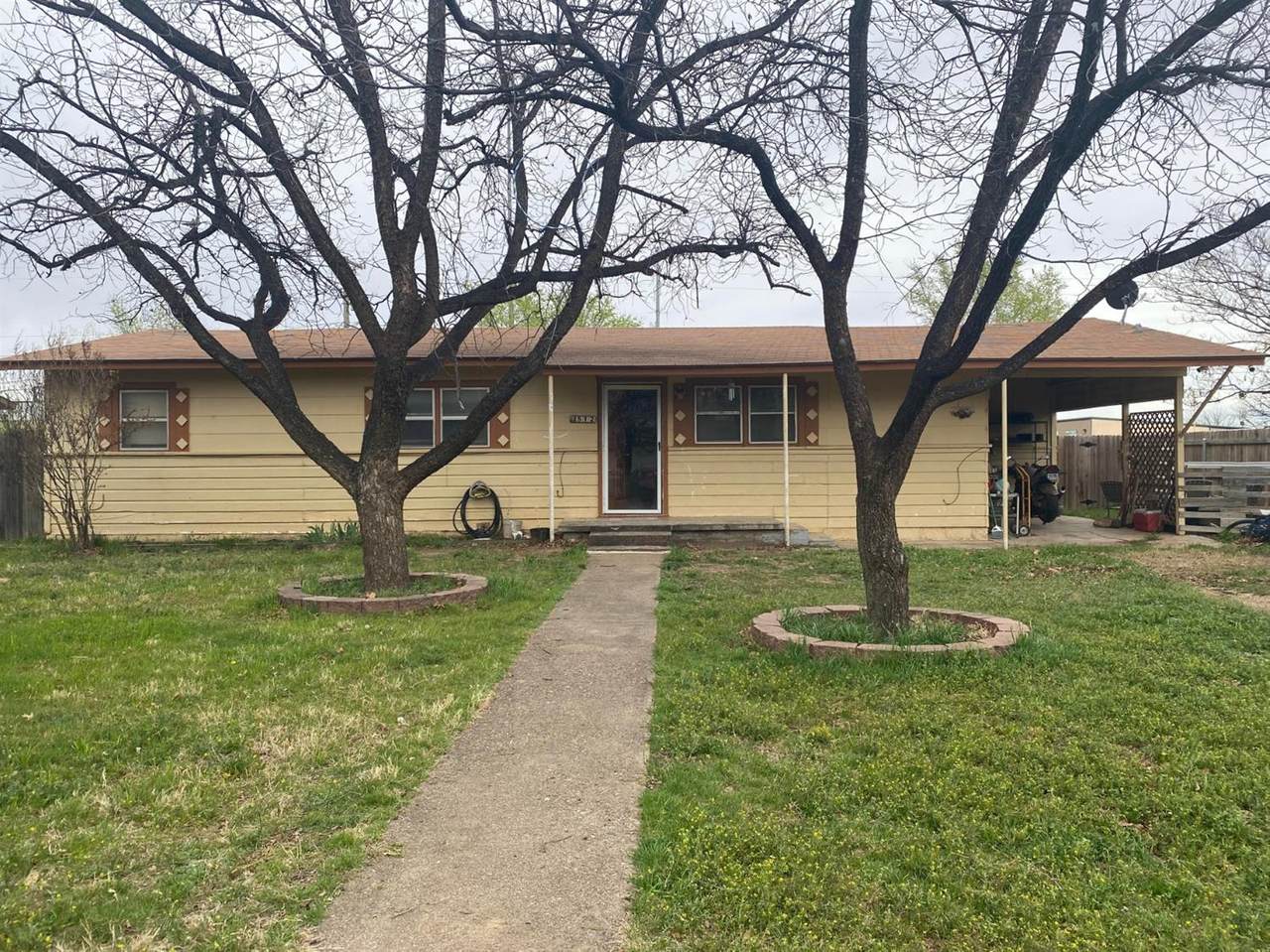 512 Elm Street - Photo 1