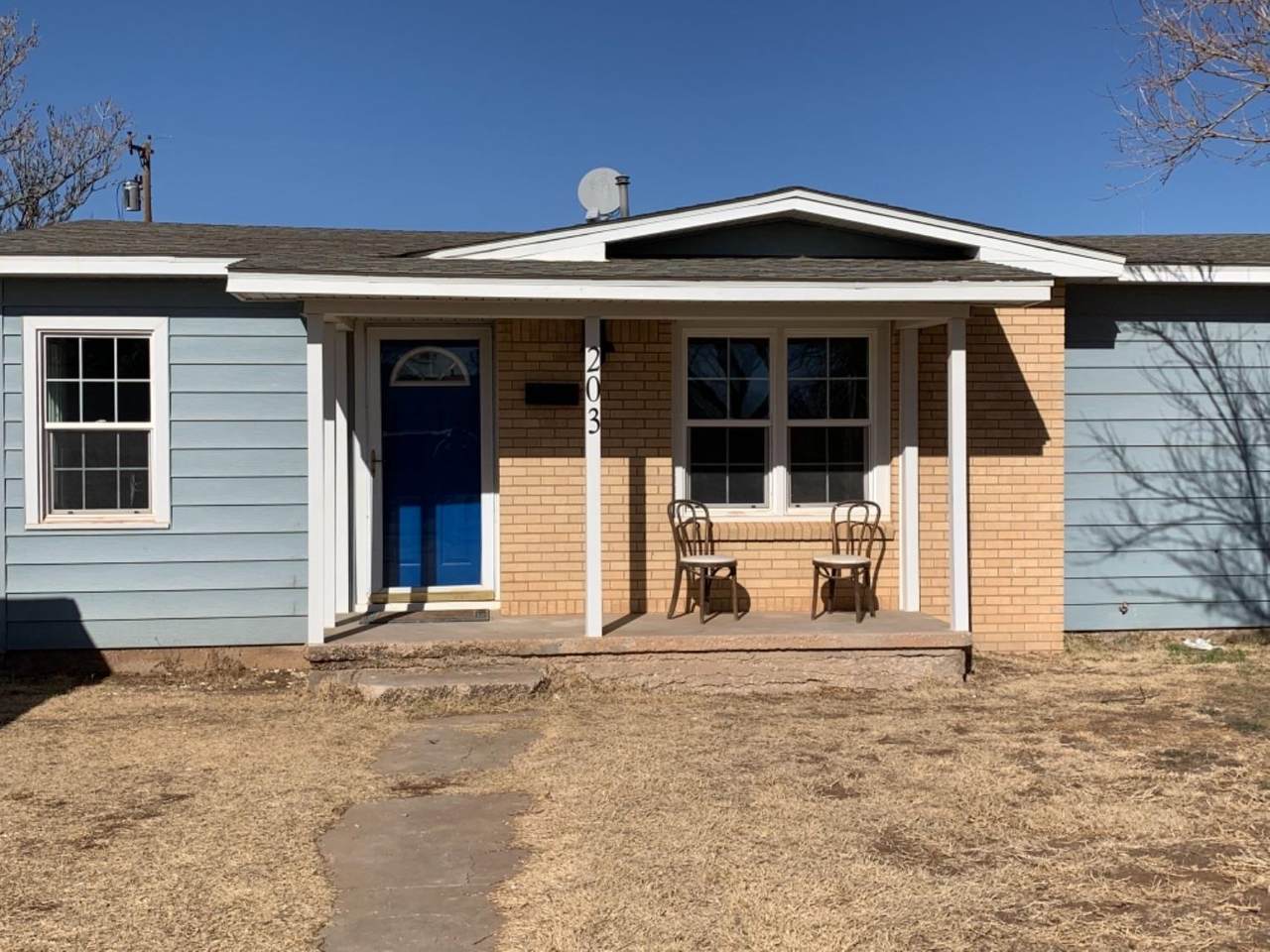 203 Jackson - Photo 1