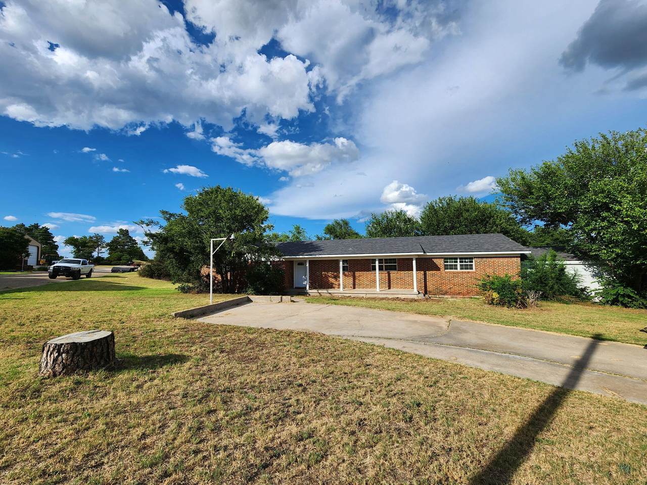 602 Cypress - Photo 1