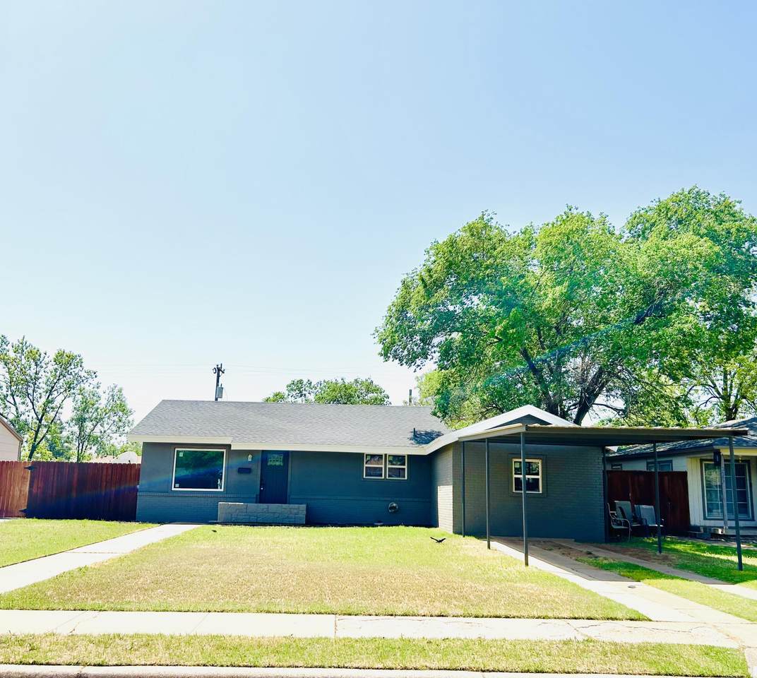2005 47th Street - Photo 1
