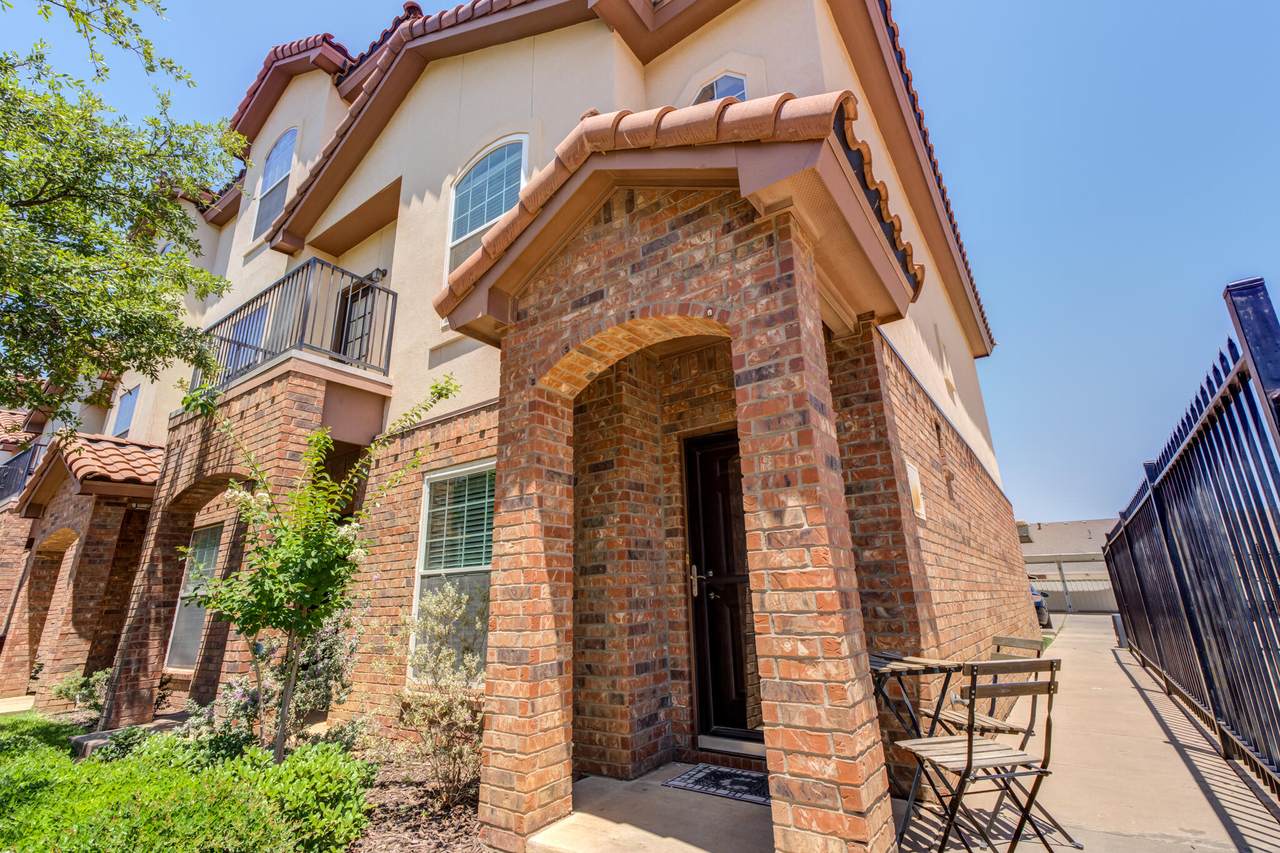 2108 Main Street - Photo 1