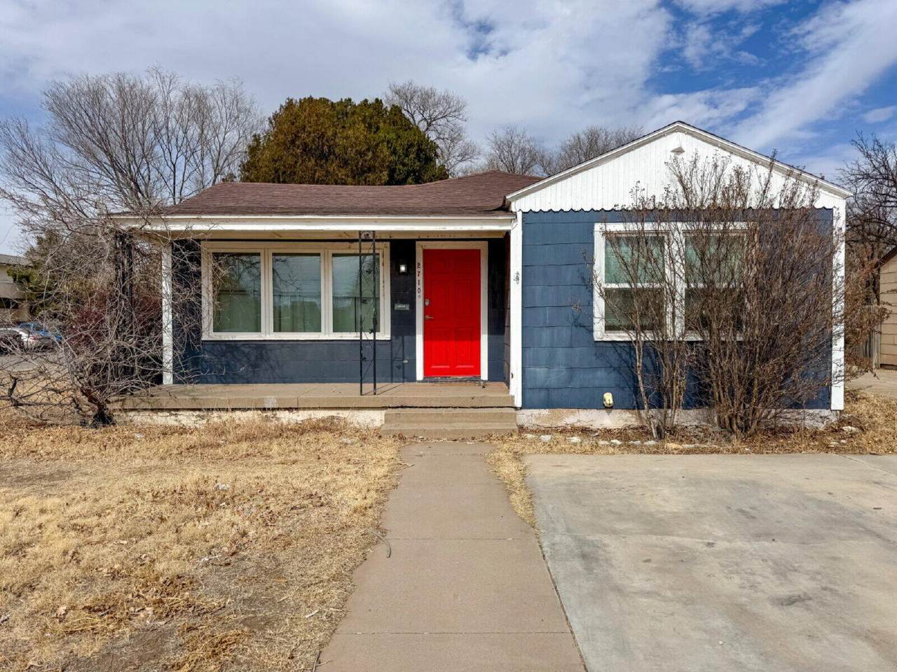 2710 32nd Street - Photo 1