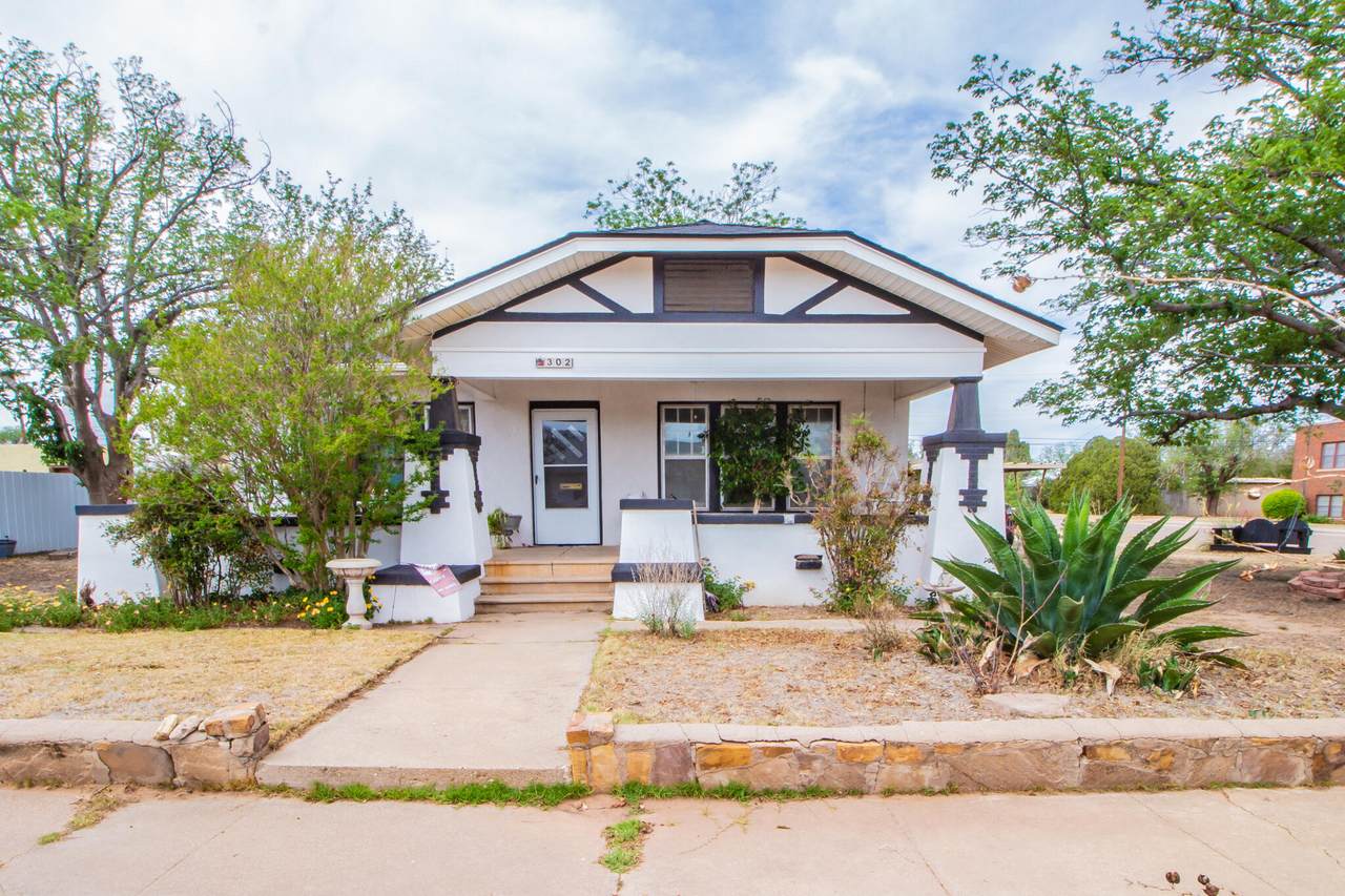 302 10th Street - Photo 1