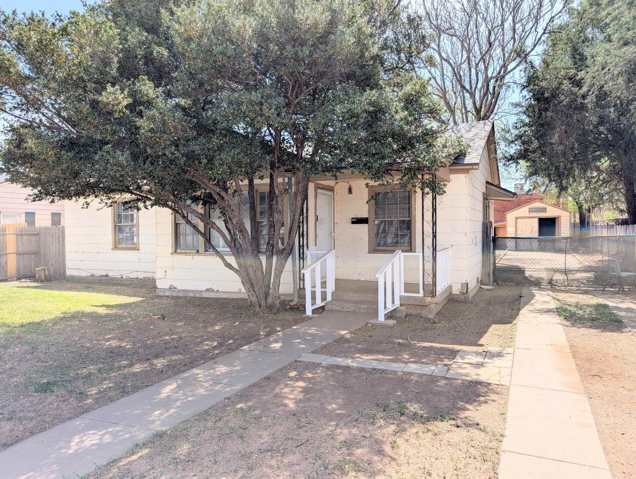 2823 33rd Street - Photo 1