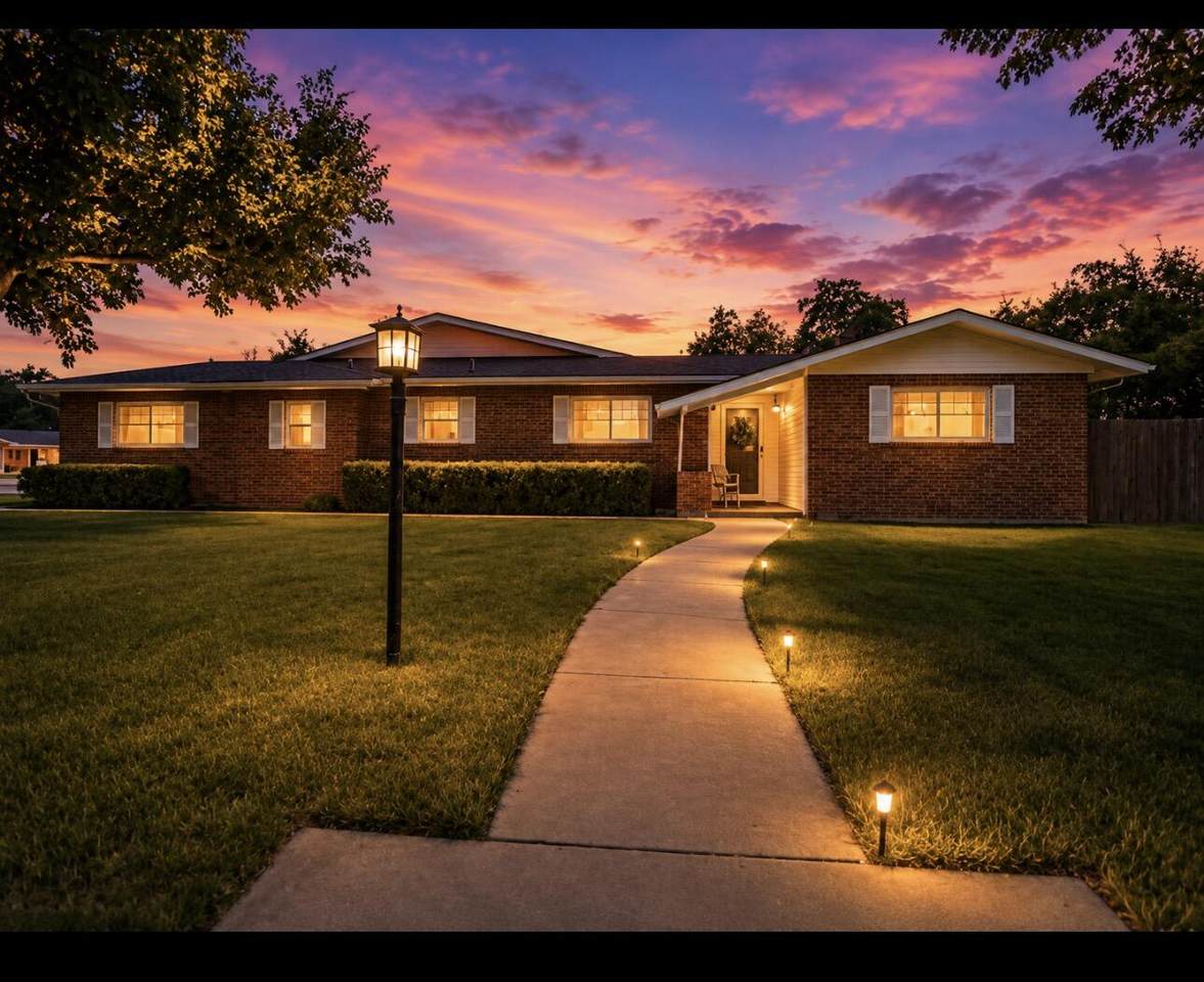 1720 Canyon Street - Photo 1
