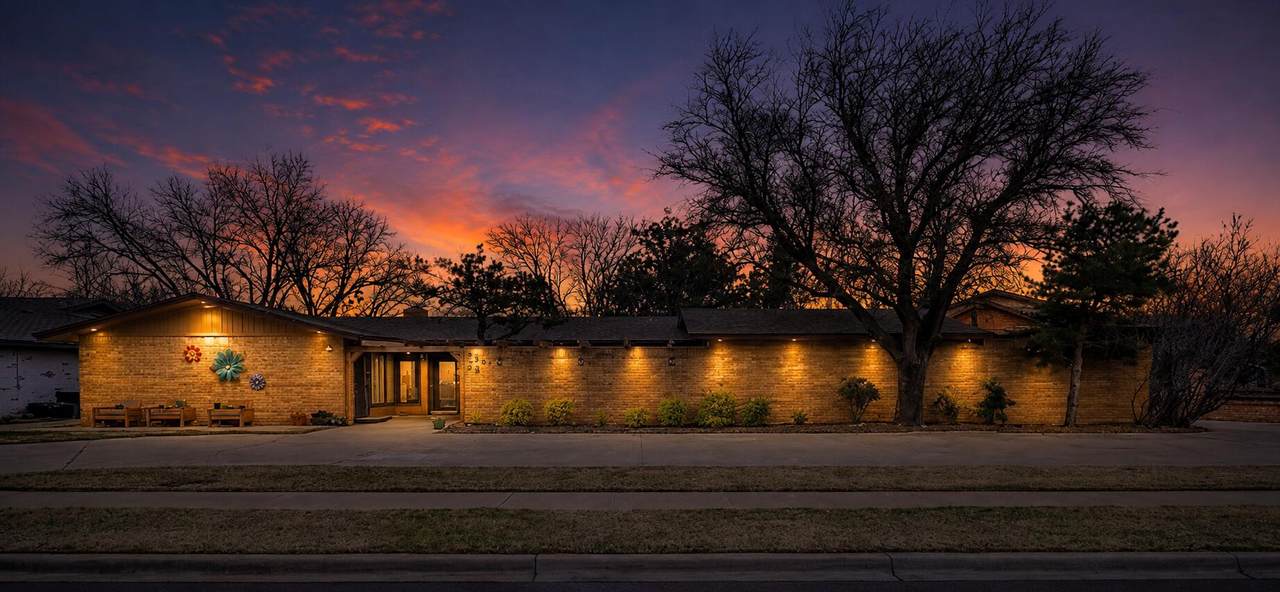 3807 68th Street - Photo 1