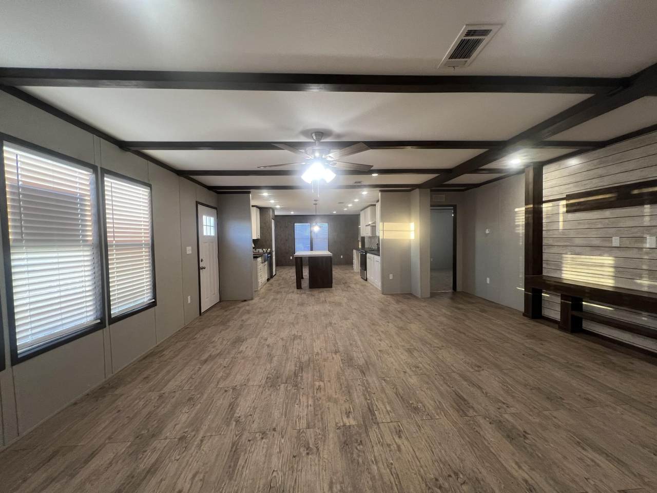 https://bt-photos.global.ssl.fastly.net/lubbock/1280_boomver_1_20260411024503845301000000-2.jpg