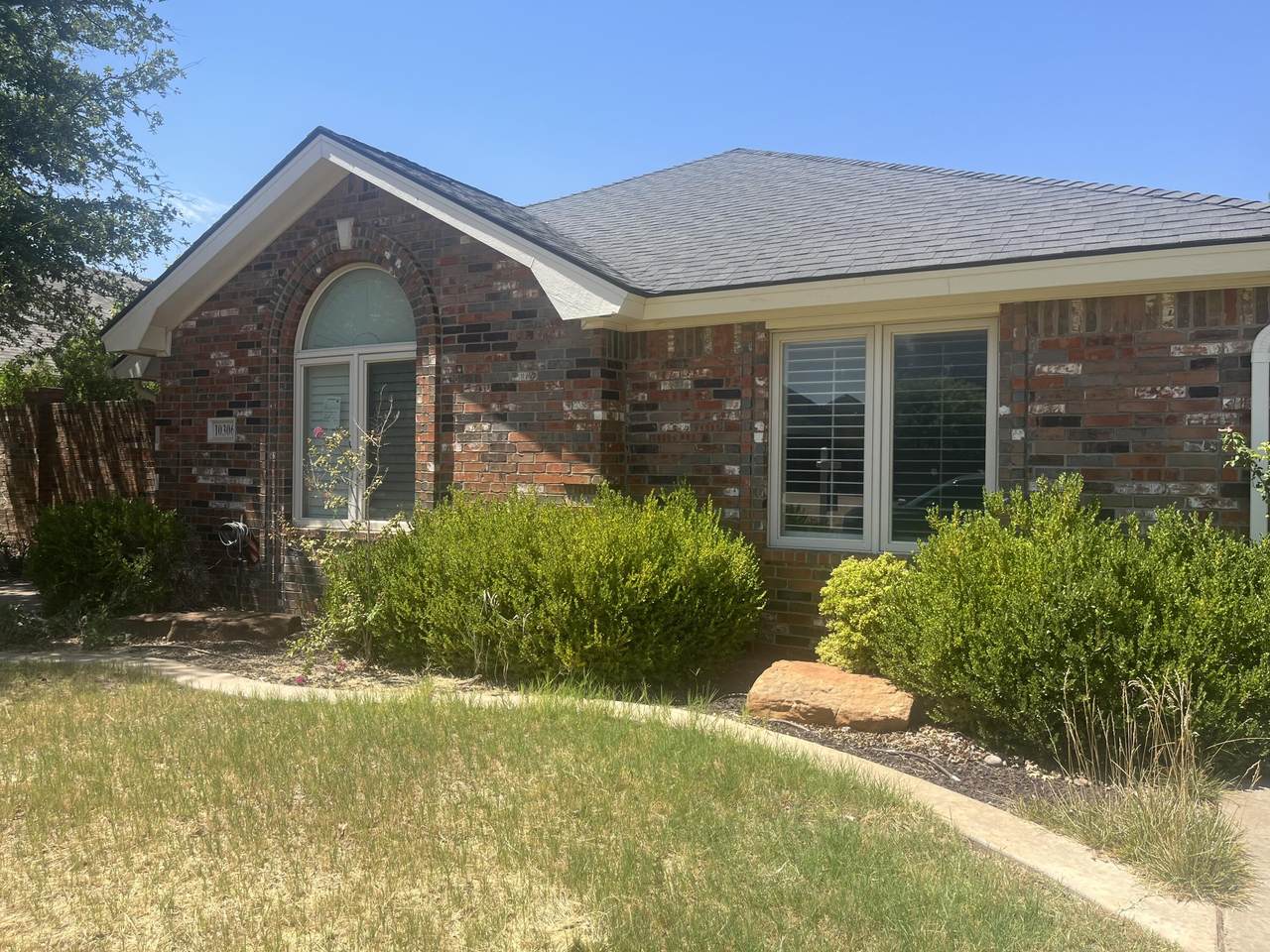 10306 Vicksburg Avenue - Photo 1
