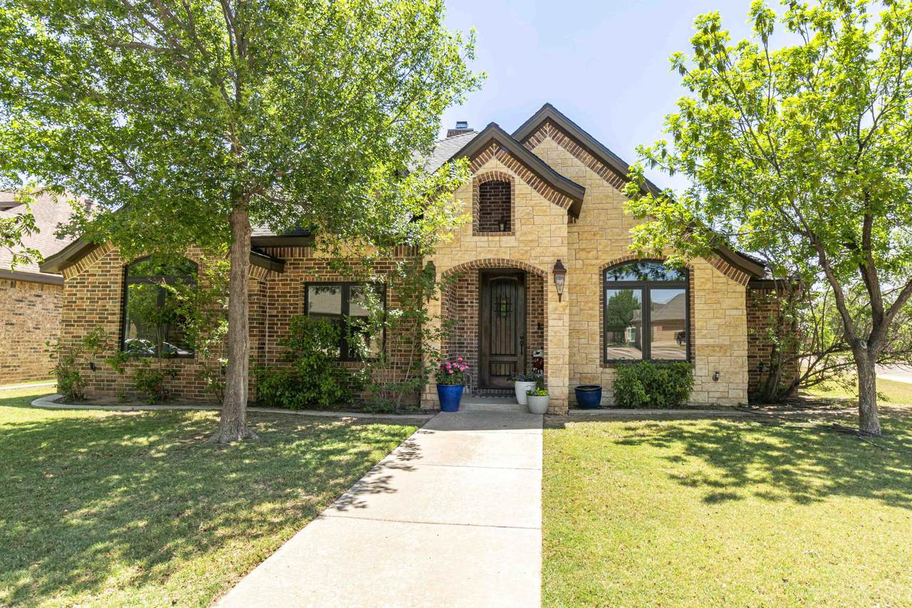 3807 105th Street - Photo 1