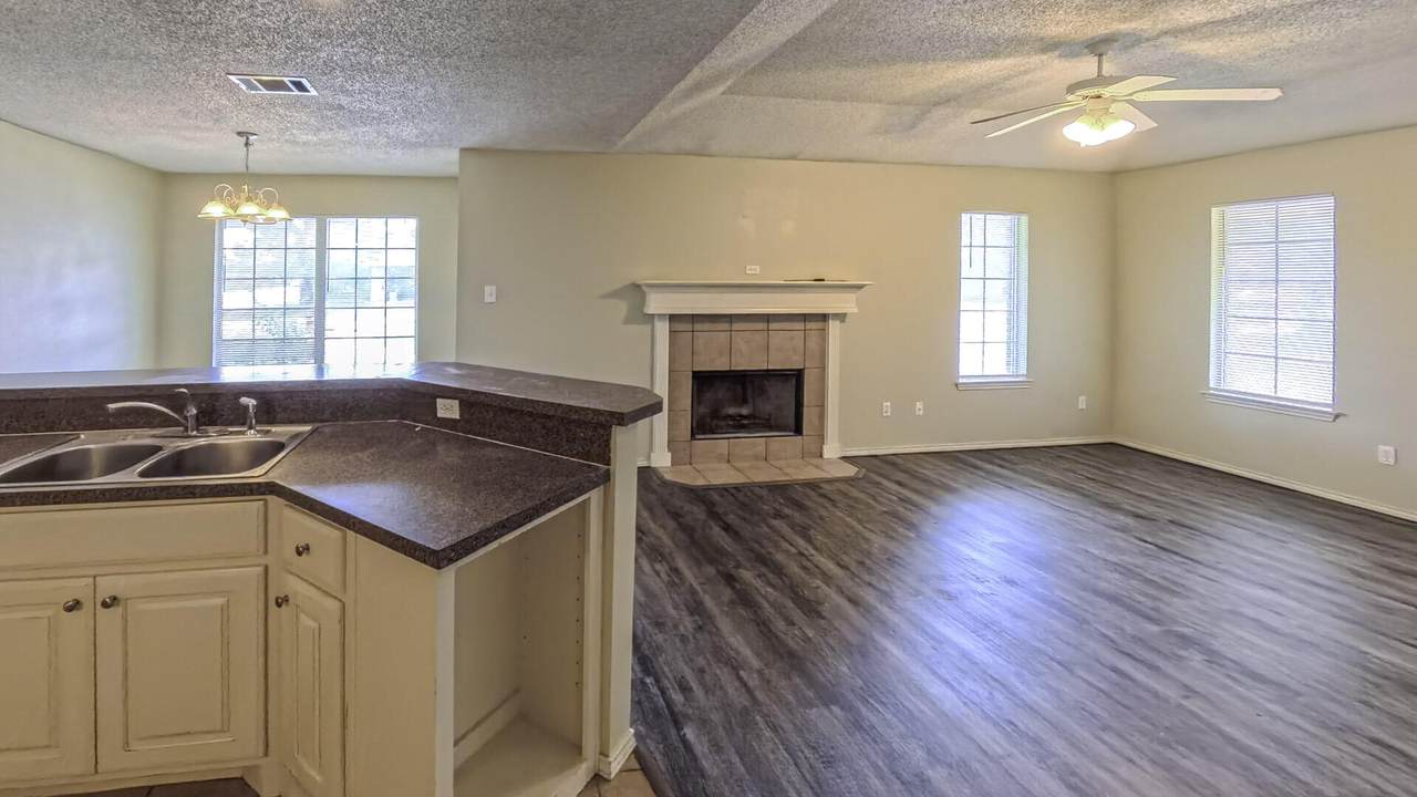 3102 110th Street - Photo 1