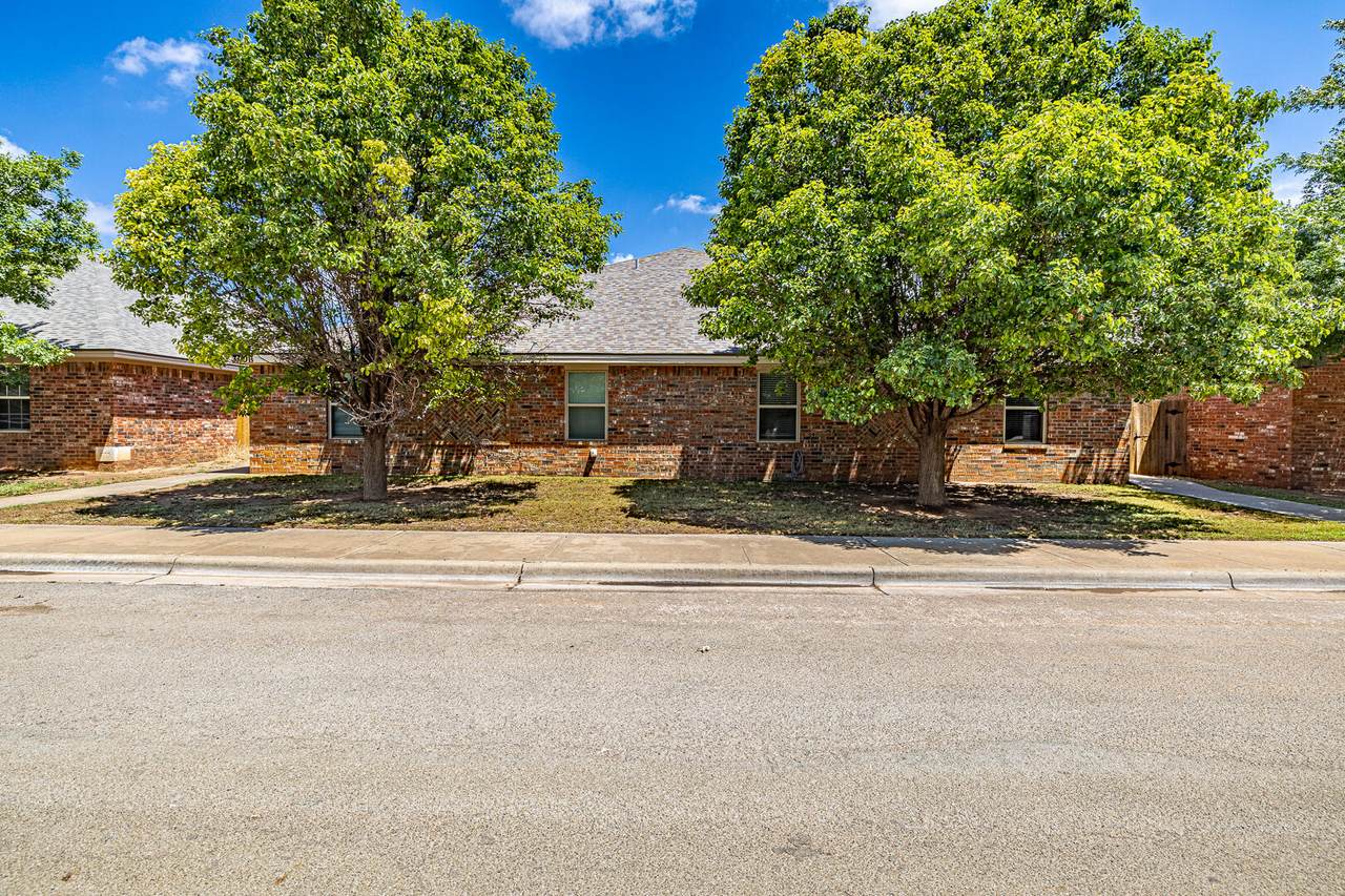 3110 109th Street - Photo 1